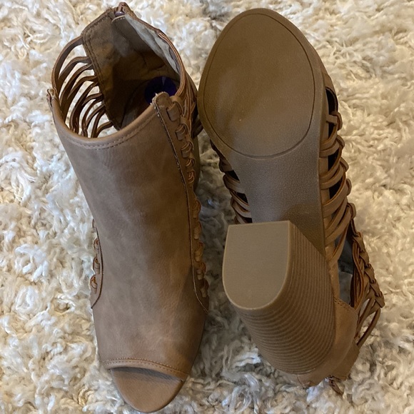 Women’s NWT open toe booties - Picture 6 of 8